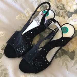 NWT Anne Klein flex wedges size 8